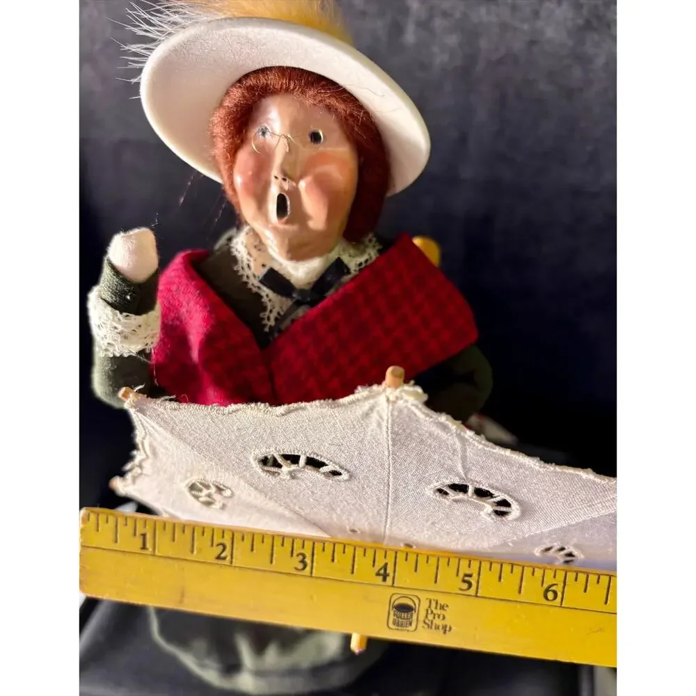 Byers Choice The Carolers Lady With Umbrella Signed & Dated 1995